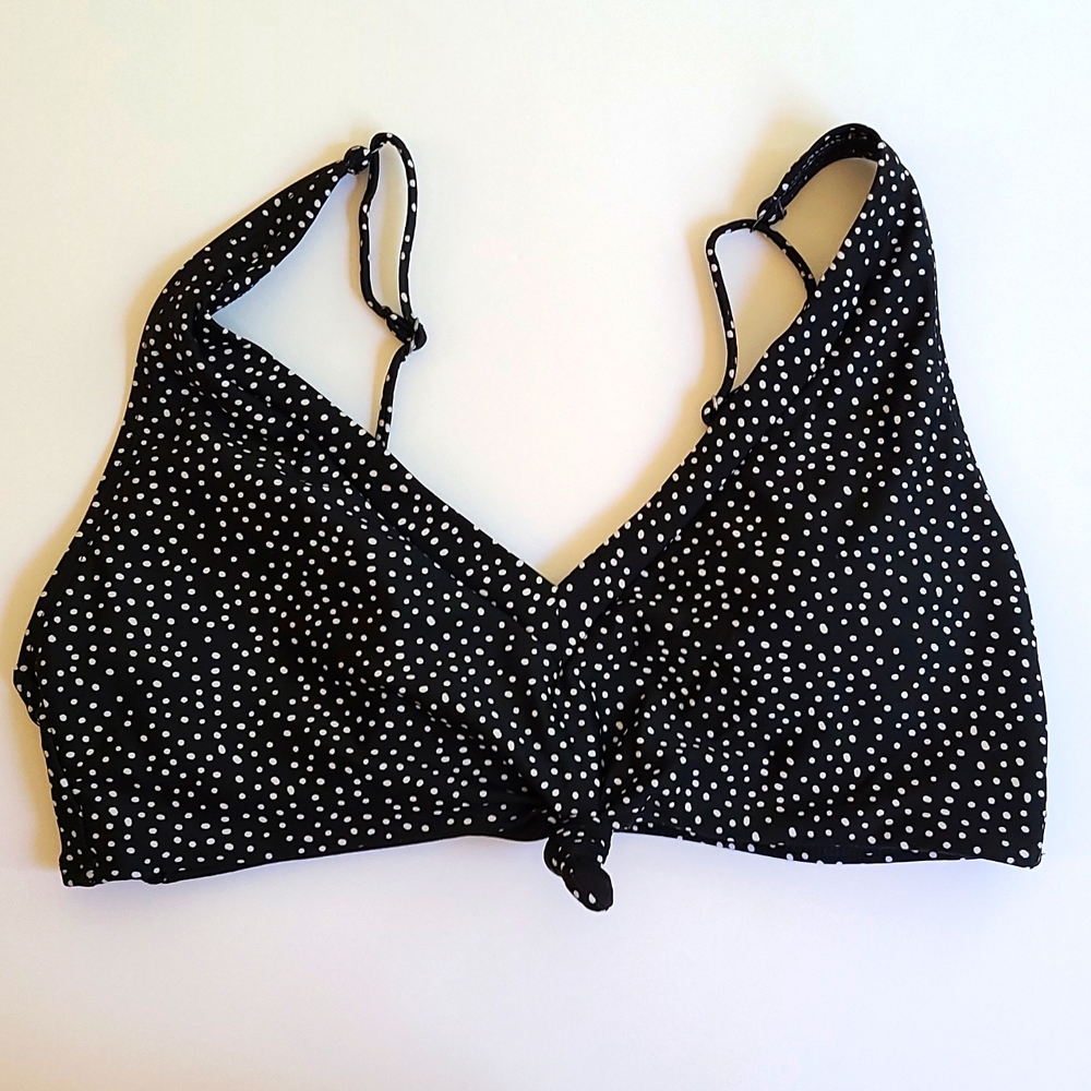 No boundaries Medium 7-9 Black white polka-dot knotted bottom adjustable straps